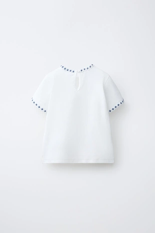 Футболка с цветочным принтом