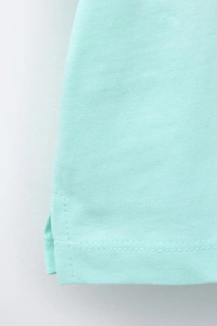 Однотонная футболка