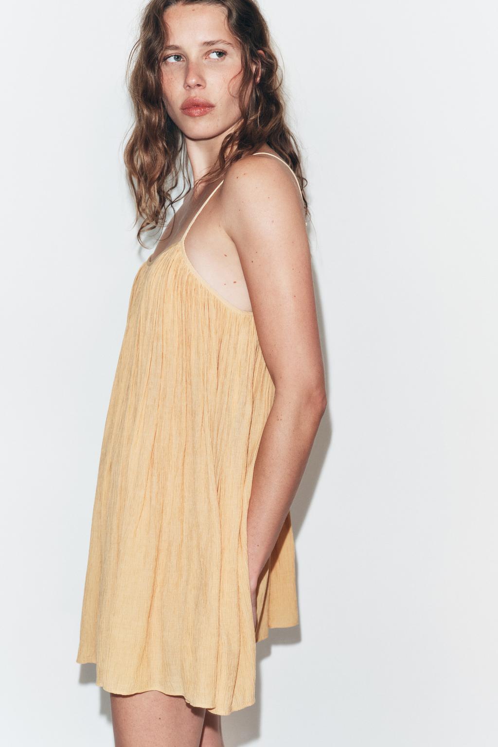 МИНИ-ПЛАТЬЕ ФАКТУРНОГО ОБЪЕМНОГО КРОЯ