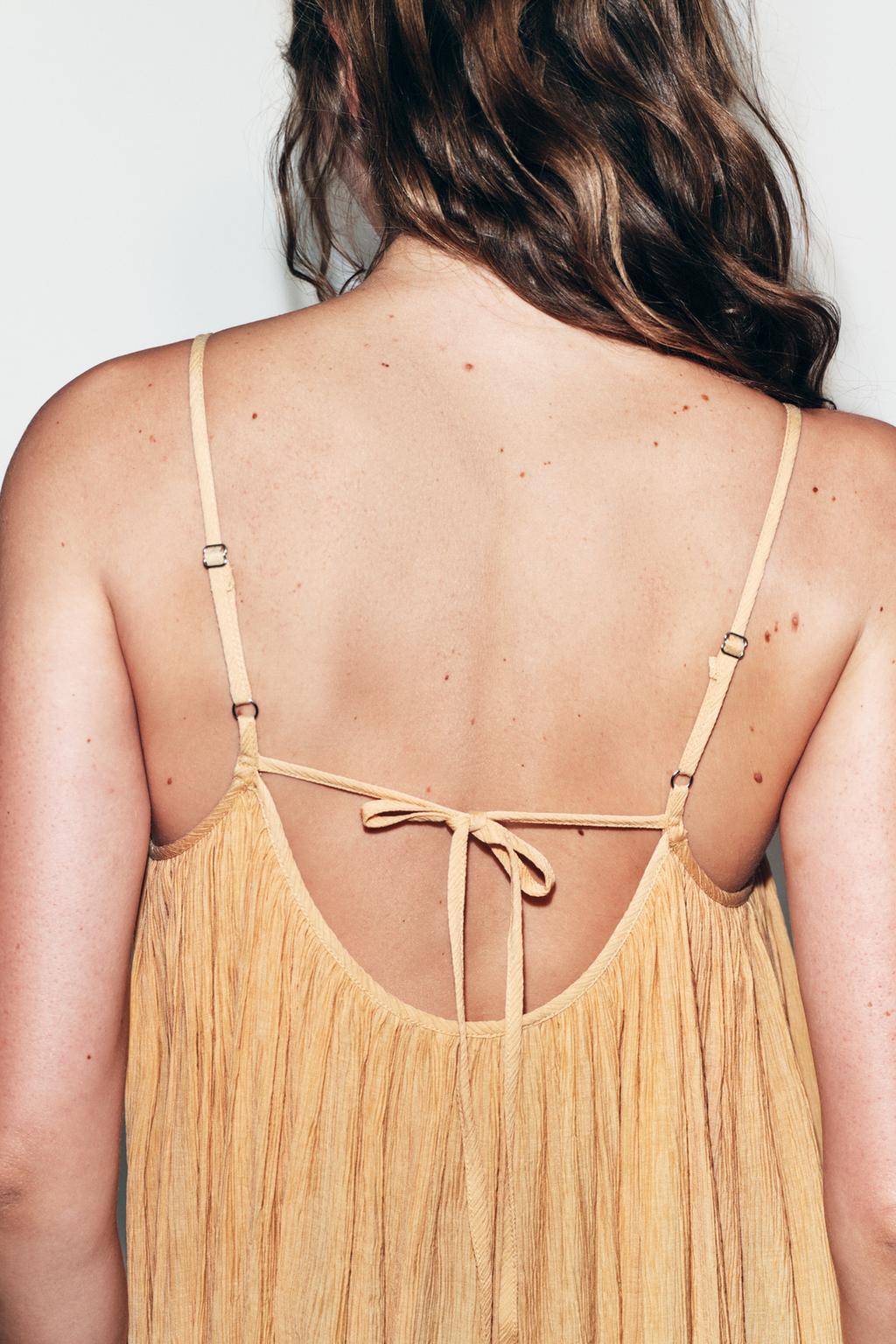 МИНИ-ПЛАТЬЕ ФАКТУРНОГО ОБЪЕМНОГО КРОЯ