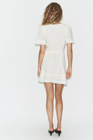 Короткое платье с запахом из рельефной ткани- Заказать в России