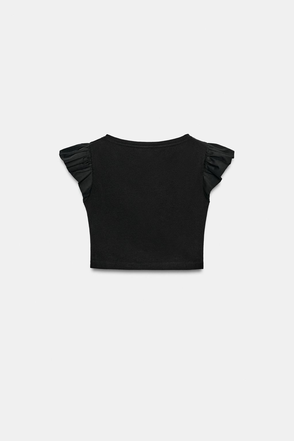 ФУТБОЛКА С ВОЛАНАМИ И КОРОТКИМИ РУКАВАМИ