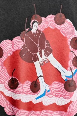 Футболка из ткани с эффектом потертости Kadna Anda- Заказать в России