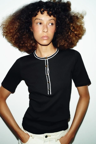 Футболка с контрастными деталями- Заказать в России