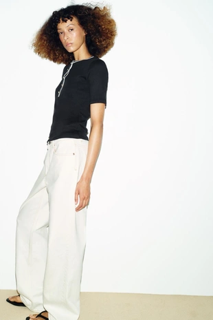 Футболка с контрастными деталями- Заказать в России