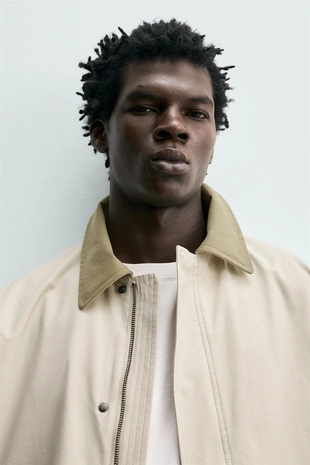 Куртка из высокотехнонологичной ткани с контрастным воротником- Заказать в России