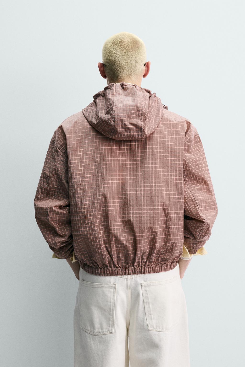 КУРТКА ИЗ РЕЛЬЕФНОЙ ТКАНИ