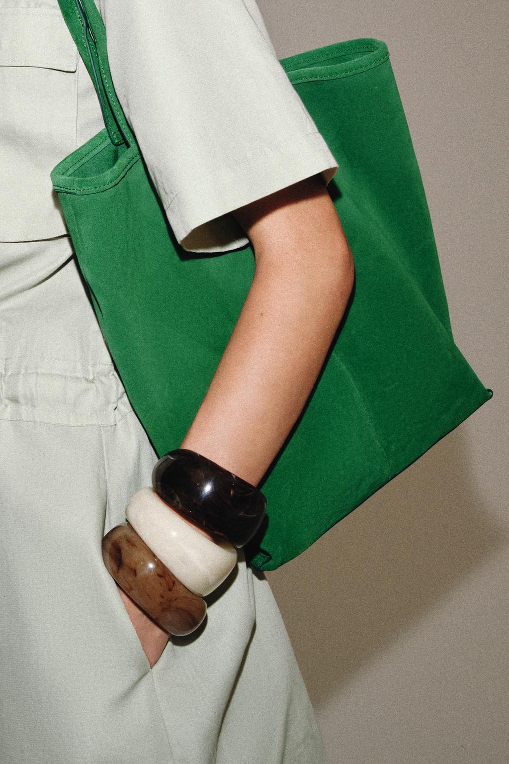 НАБОР ИЗ 3 ЖЕСТКИХ БРАСЛЕТОВ ИЗ СМОЛЫ