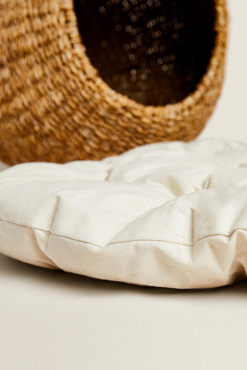 Питомник из морской травы