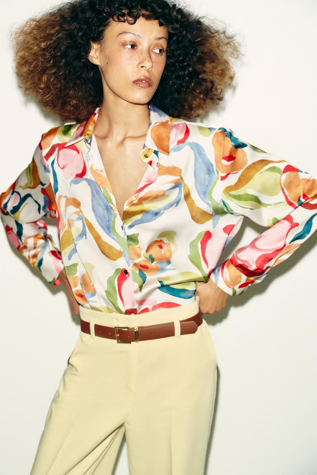 АТЛАСНАЯ РУБАШКА С ЦВЕТОЧНЫМ ПРИНТОМ