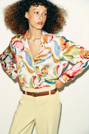 Атласная рубашка с цветочным принтом- Заказать в России