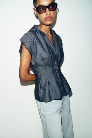 Приталенная рубашка из смесового льна- Заказать в России