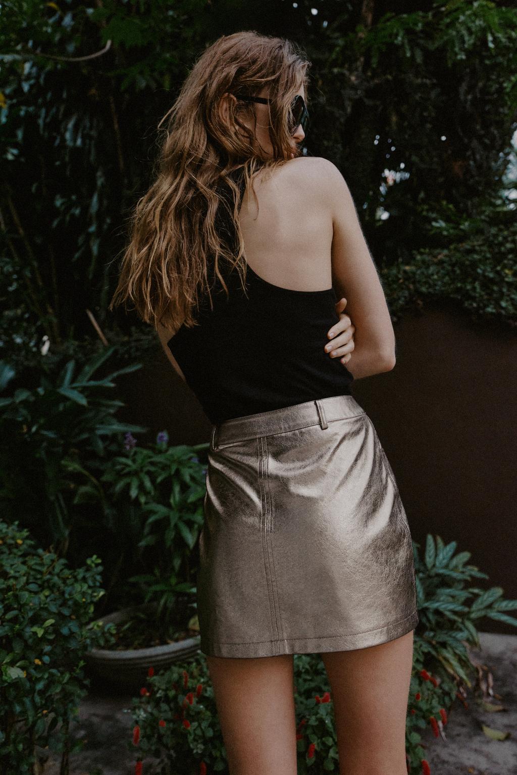 МИНИ-ЮБКА ИЗ ИСКУССТВЕННОЙ КОЖИ