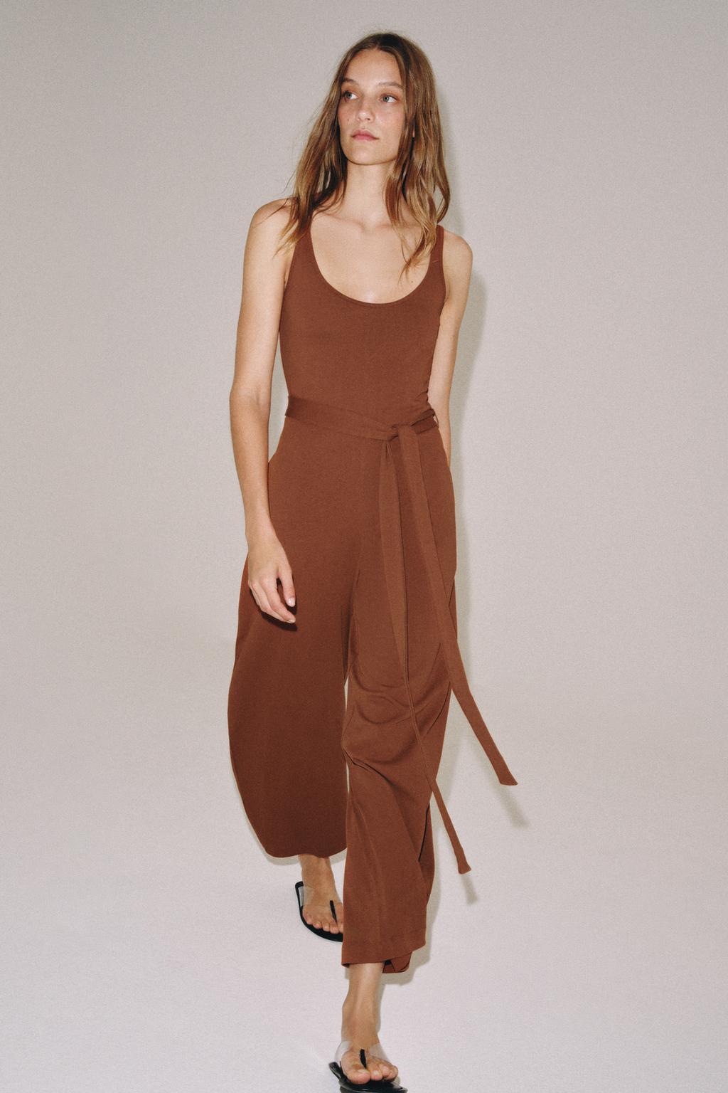 КОМБИНЕЗОН ИЗ ПЛОТНОГО ХЛОПКА С ПОЯСОМ