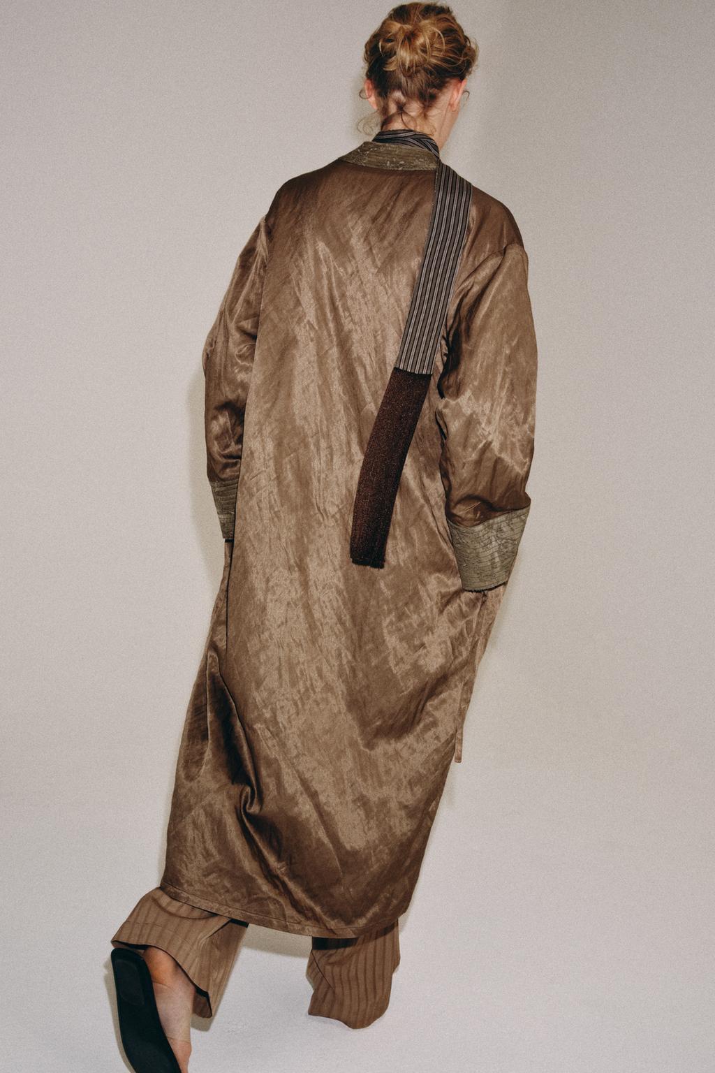 КИМОНО ИЗ ЖАККАРДА С ШАРФОМ — коллекция Zara «ZW»