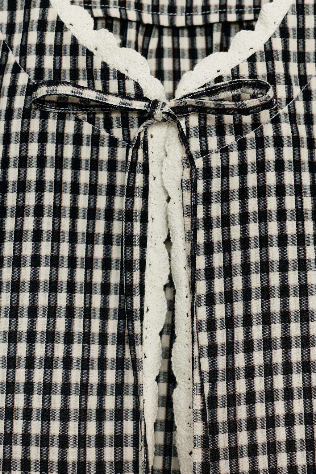 ТОП В КЛЕТКУ ВИШИ С ВЯЗАНЫМИ ЭЛЕМЕНТАМИ