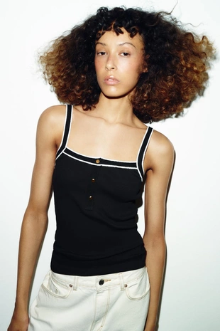 Топ на бретелях с контрастной отделкой- Заказать в России