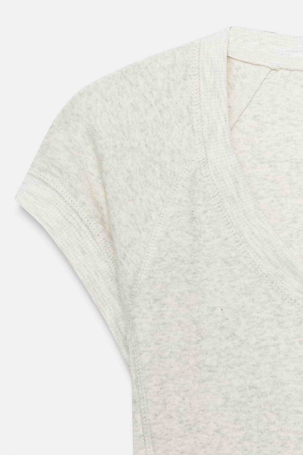 ФУТБОЛКА В СТИЛЕ РУСТИК С КРУГЛЫМ ВЫРЕЗОМ