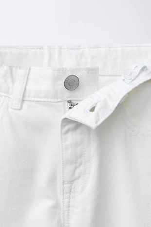 Джинсы прямого кроя- Заказать в России