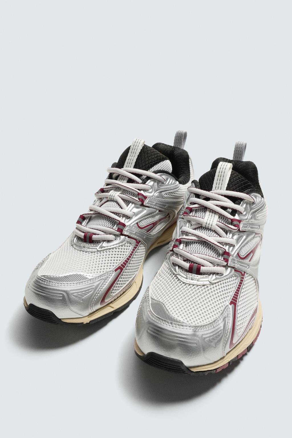 КРОССОВКИ НА ОБЪЕМНОЙ ПОДОШВЕ