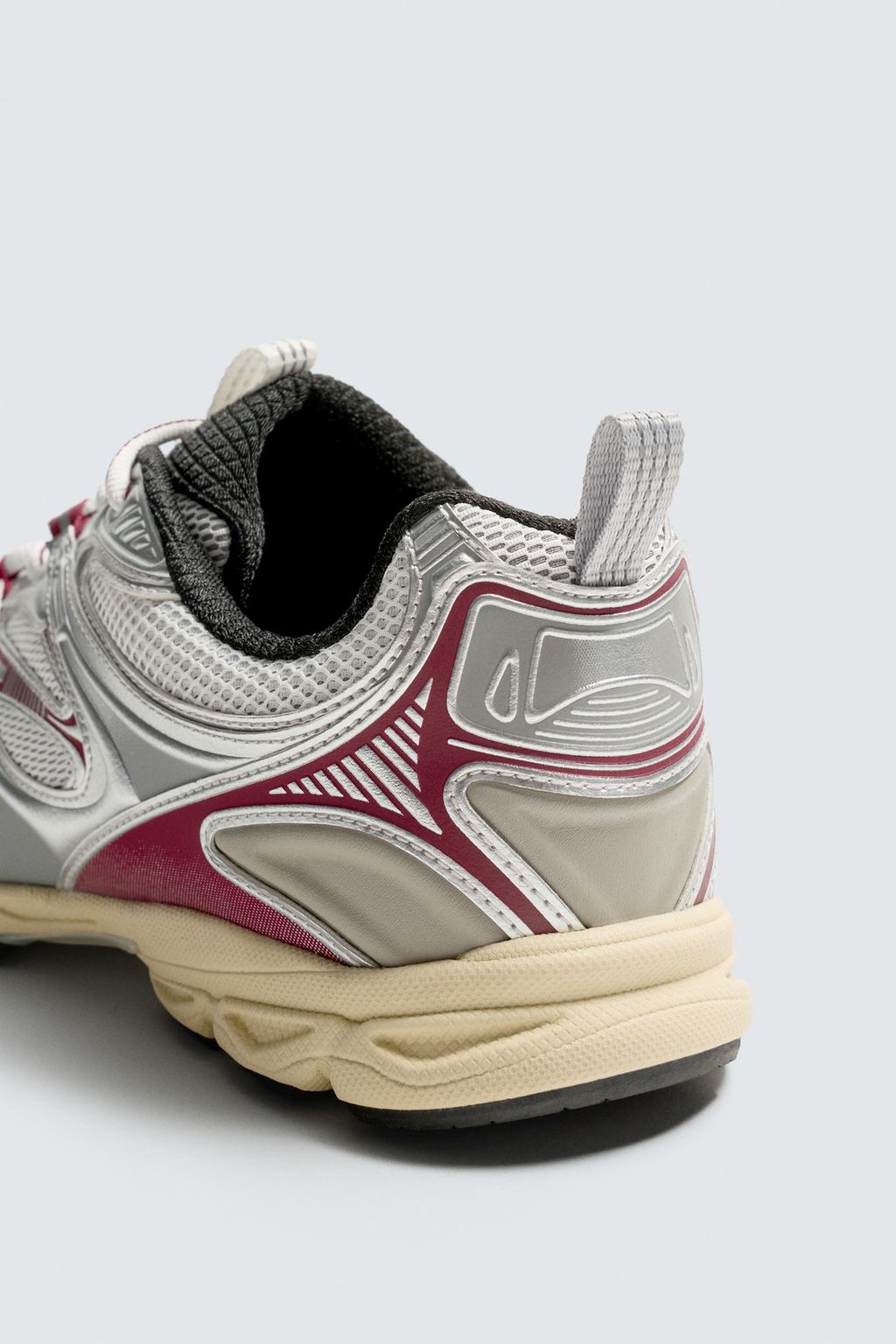 КРОССОВКИ НА ОБЪЕМНОЙ ПОДОШВЕ