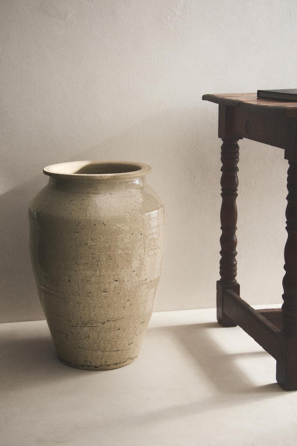 Высокий керамический ваза