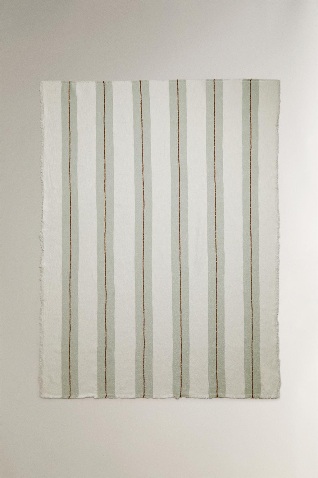 Плед из льна и хлопка с полосками