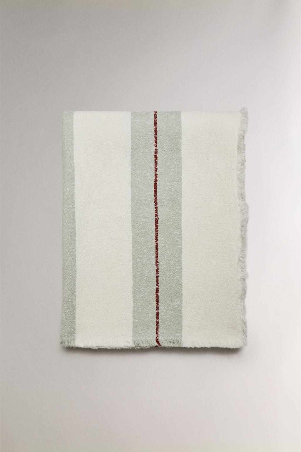 Плед из льна и хлопка с полосками