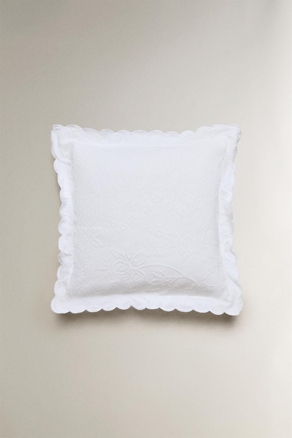 Хлопковая подушка с жаккардовым узором