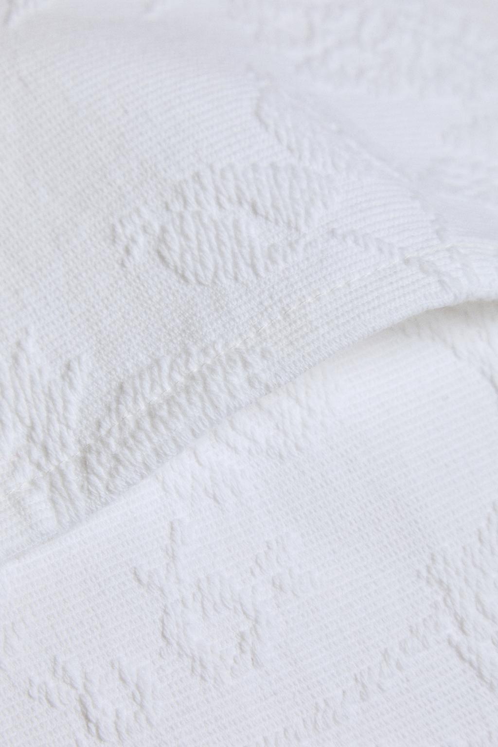 Хлопковая подушка с жаккардовым узором