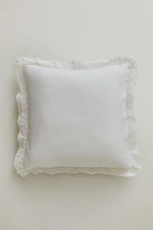 Чехол для подушки из хлопка с вышитой оборкой- Заказать в России