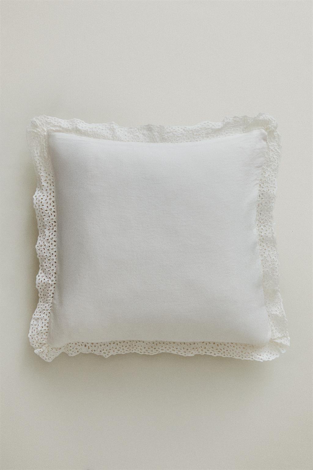 Чехол для подушки из хлопка с вышитой оборкой