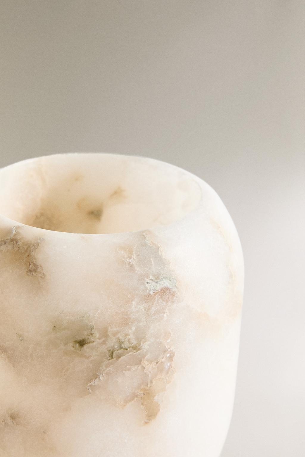 Подсвечник из алебастра