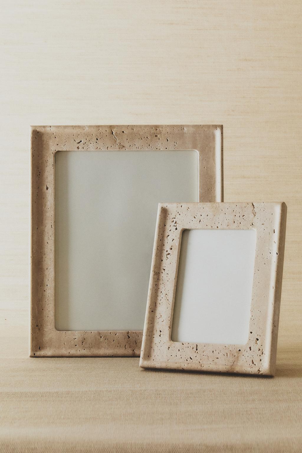 Фоторамка из травертина