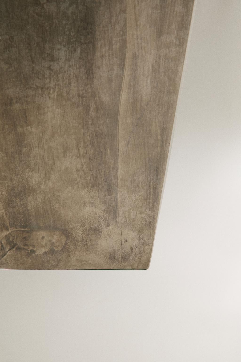 Ваза из старого металла