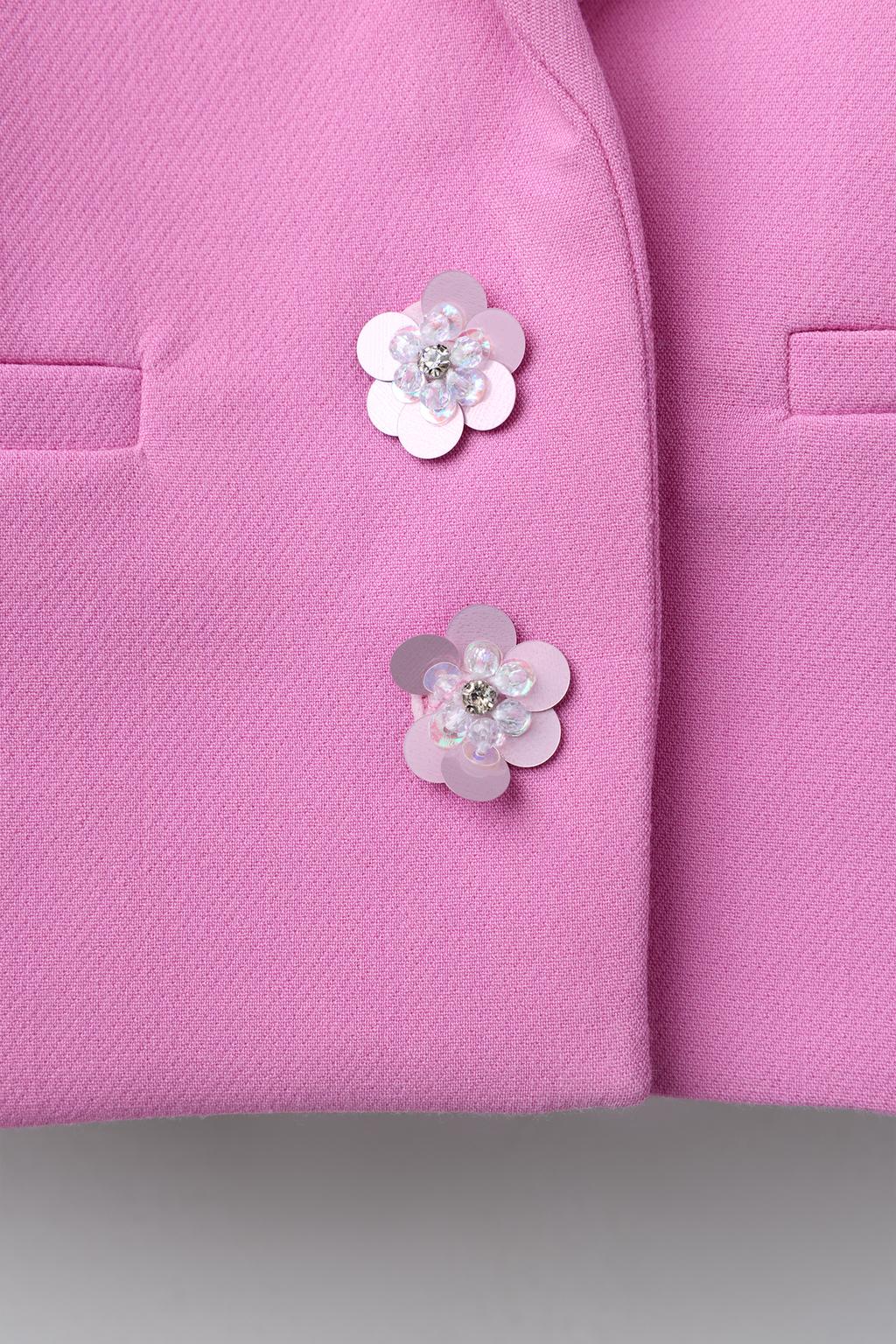 УКОРОЧЕННЫЙ БЛЕЙЗЕР НА ПУГОВИЦАХ