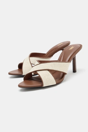 Туфли на каблуке с перекрестными ремешками- Заказать в России