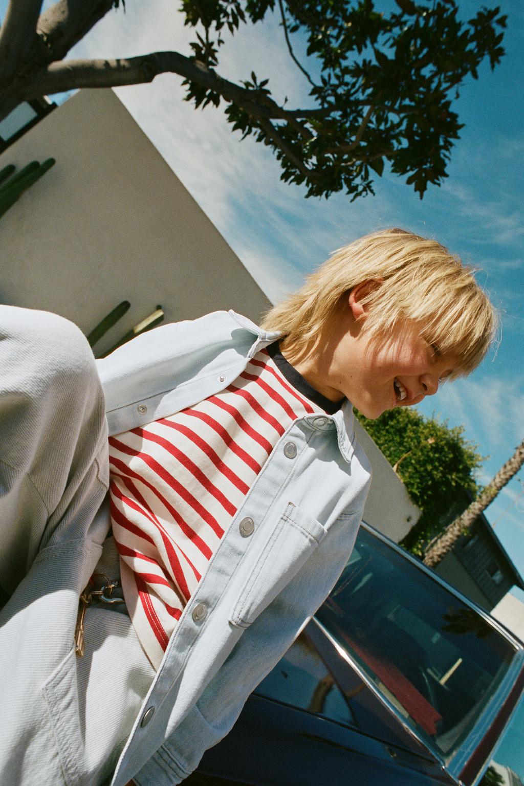 Джинсовая рубашка в рыбий кости