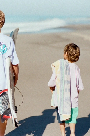 Шорты из мягкой ткани с логотипом и блоками цвета- Заказать в России