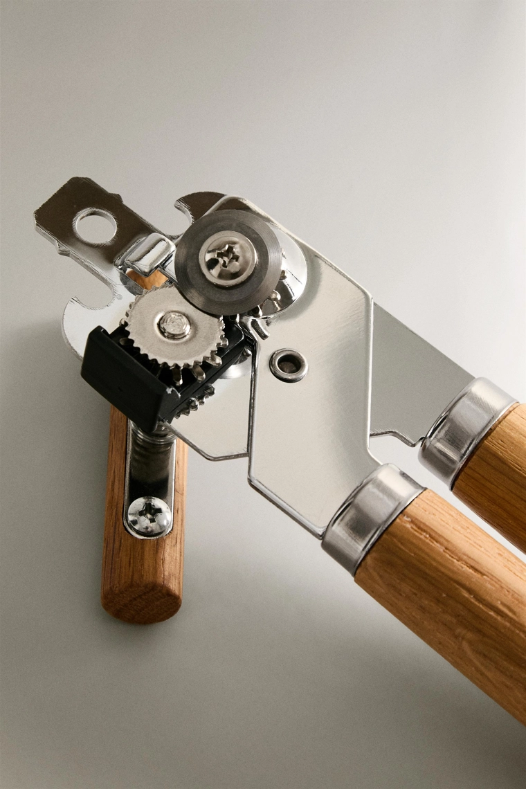 Открывалка для консервных банок