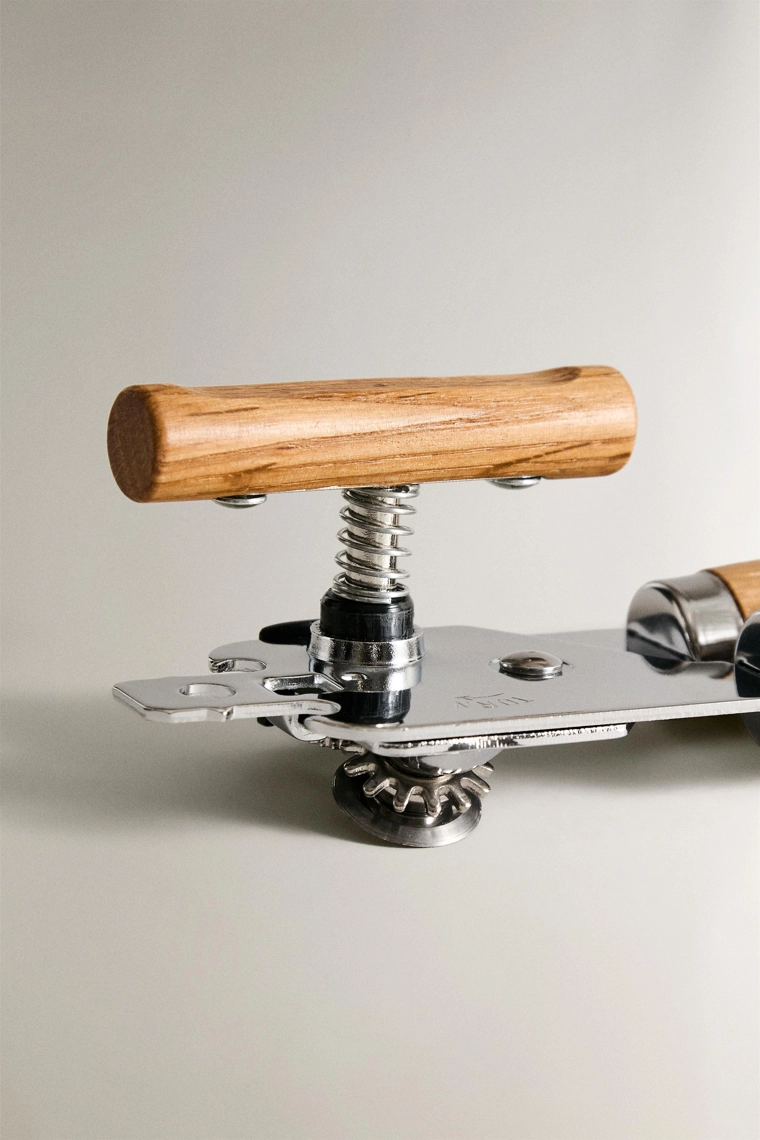 Открывалка для консервных банок