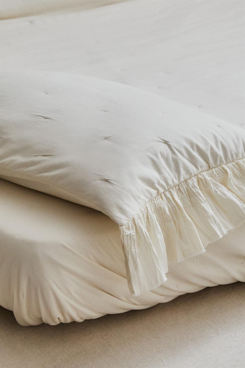 Хлопковая стеганая наволочка с оборкой