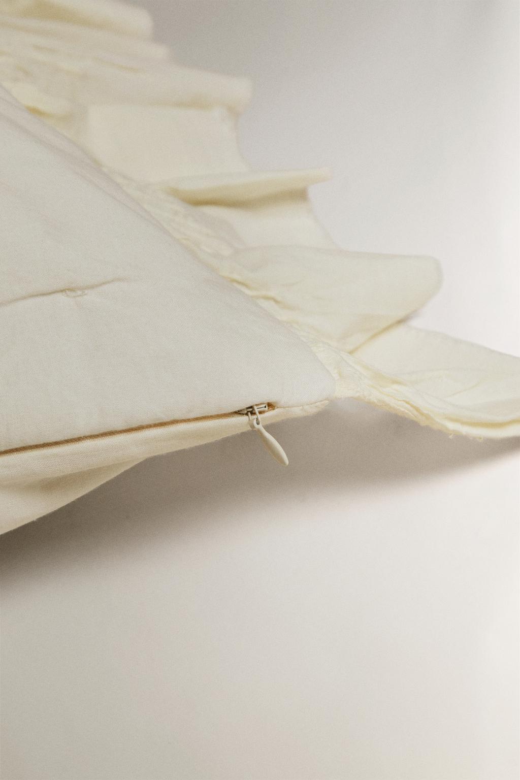 Хлопковая стеганая наволочка с оборкой