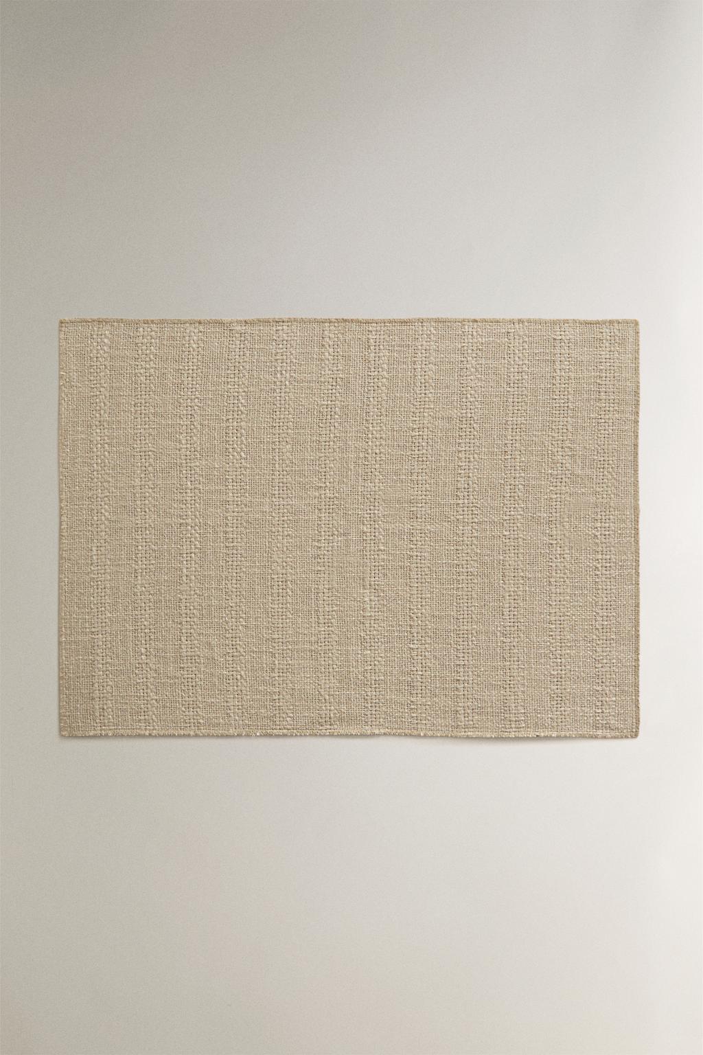 Салфетка с текстурным узором