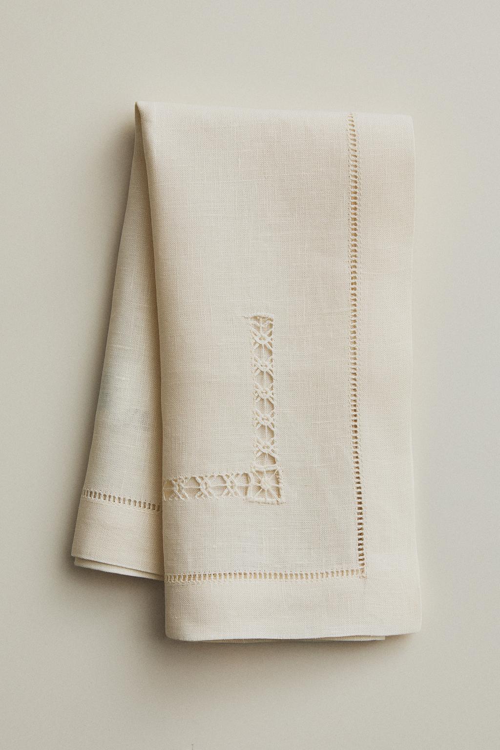Набор льняных салфеток с рельефной отделкой (набор из 2 шт.)