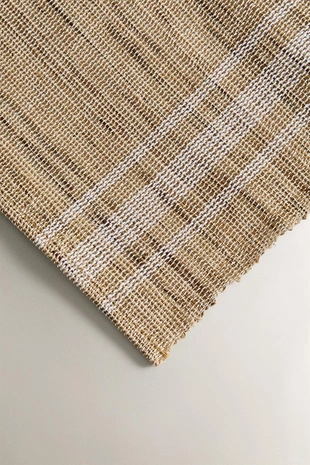 Плетеная подставка из рами с полосками- Заказать в России