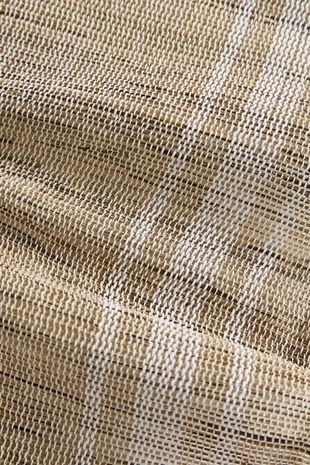 Плетеная подставка из рами с полосками- Заказать в России