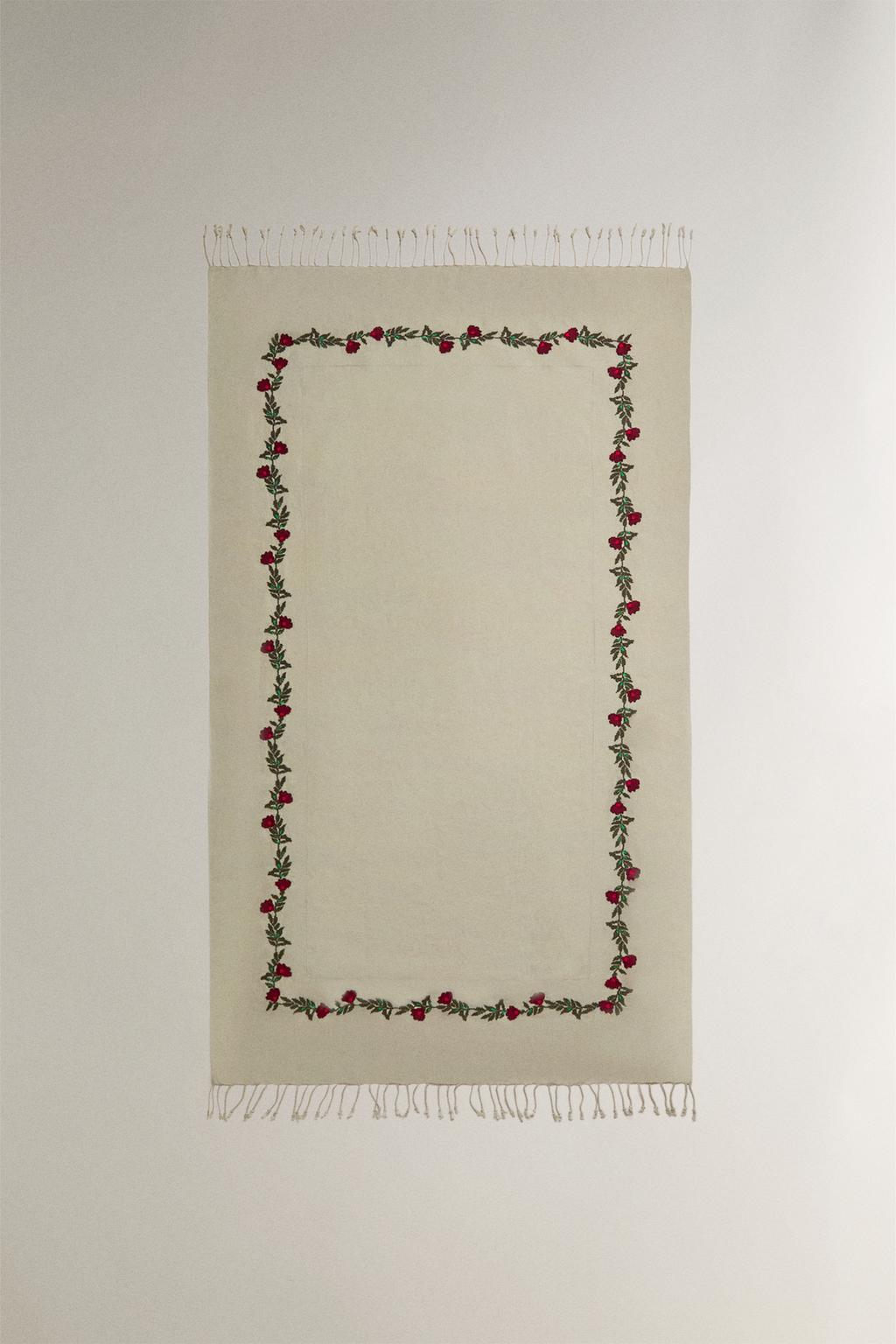 Пляжное полотенце с цветочным узором