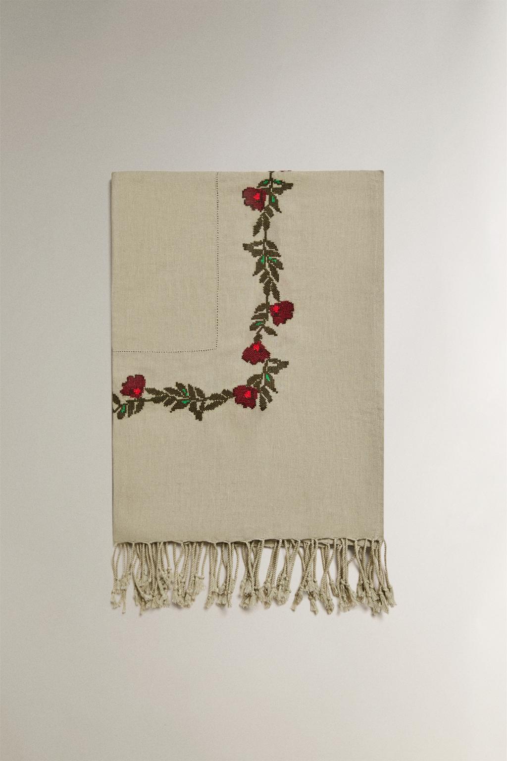 Пляжное полотенце с цветочным узором