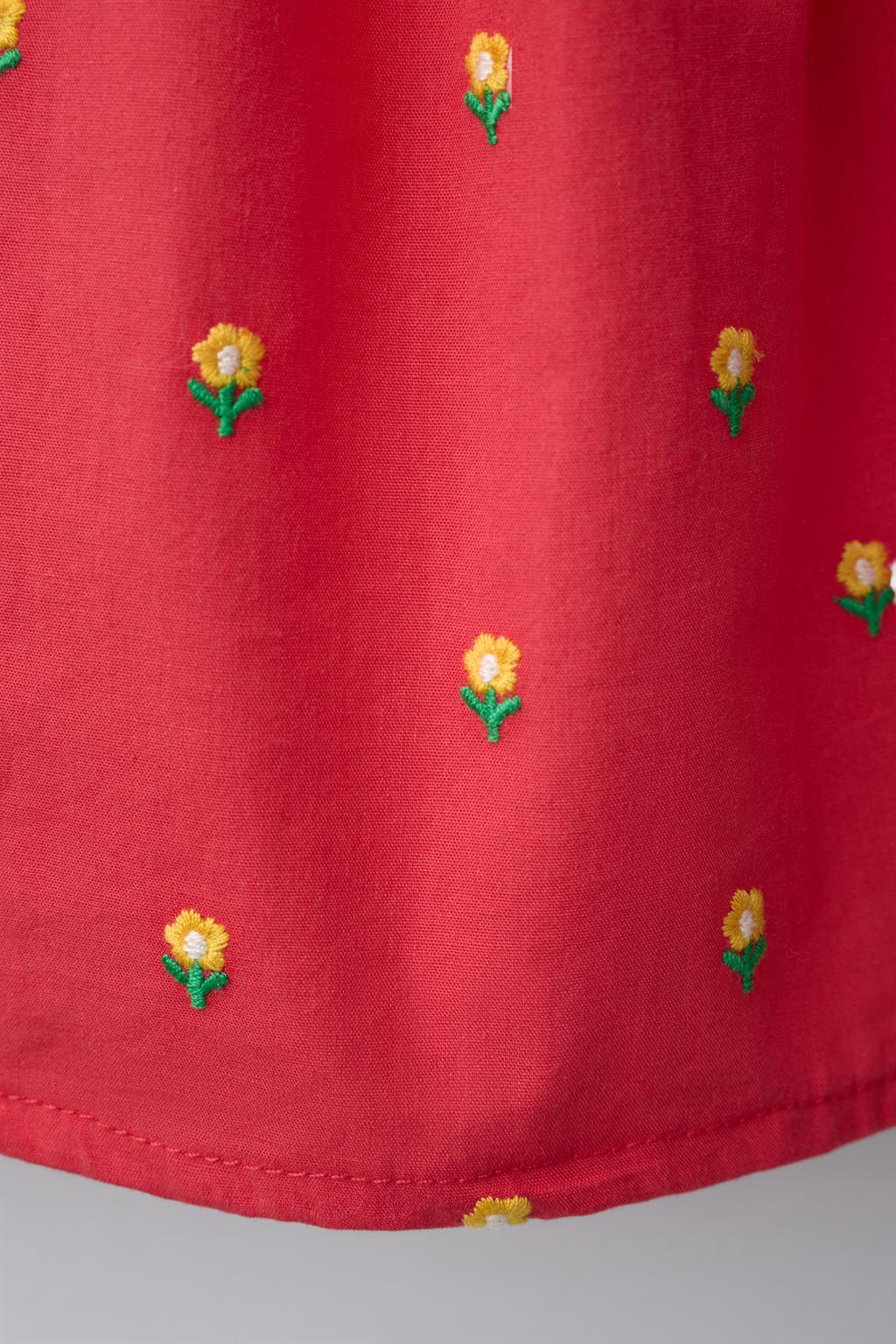 ПЛАТЬЕ С ВЫШИВКОЙ И ЦВЕТОЧНЫМИ ДЕТАЛЯМИ — CASA LAWA X ZARA KIDS